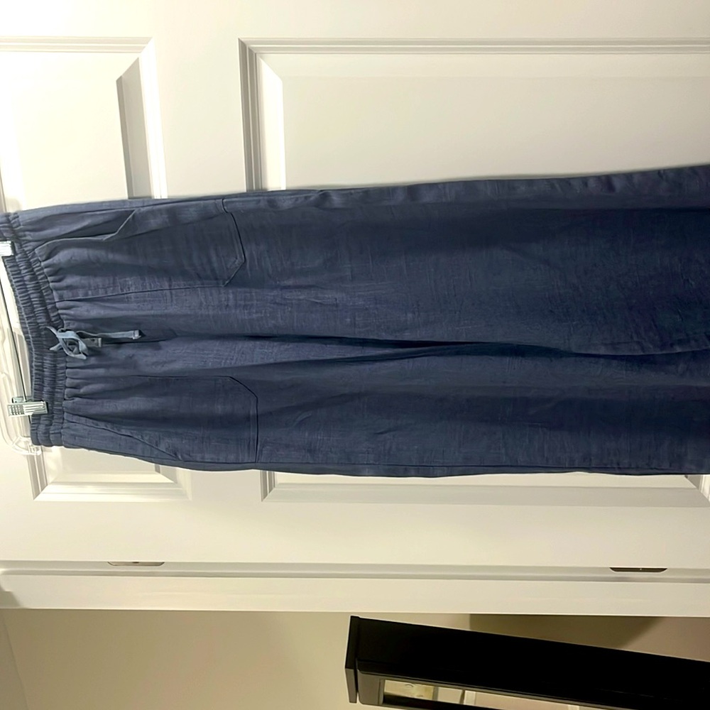 New Inn wide leg crop.  New